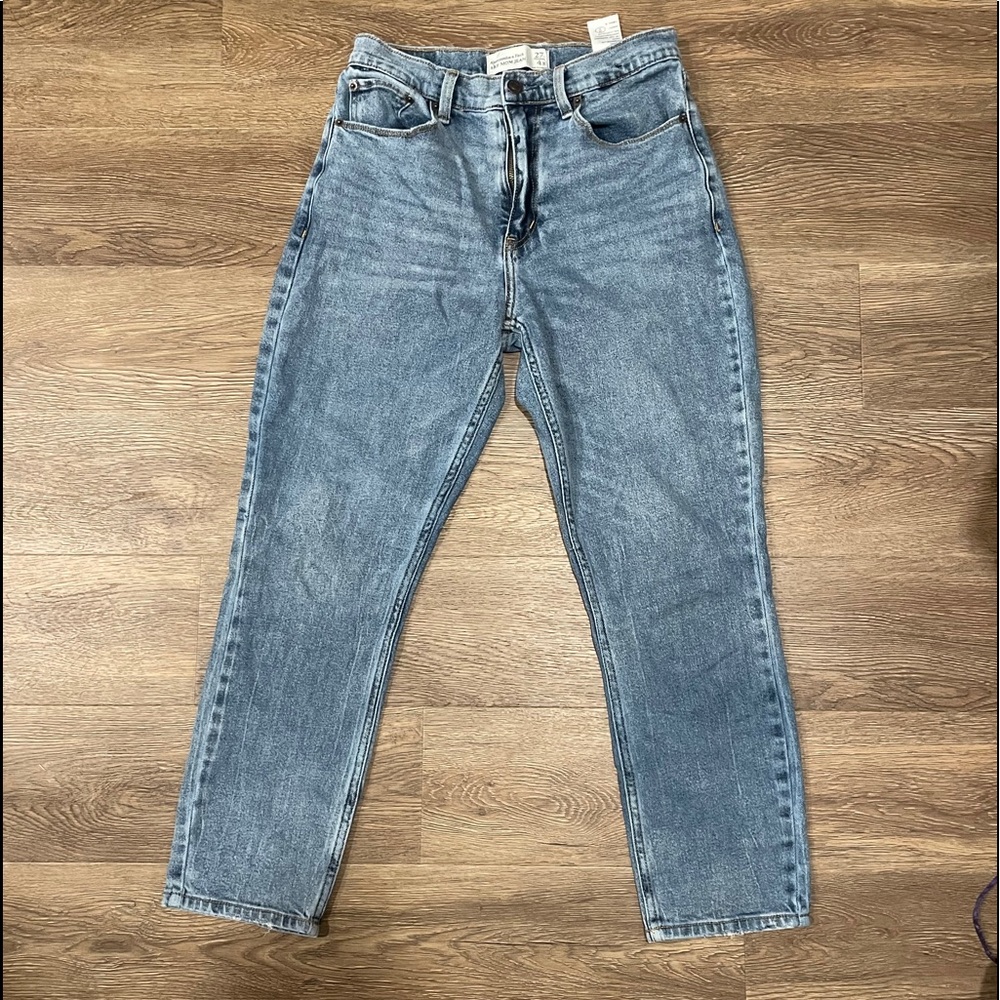 Abercrombie & Fitch Mom Jean